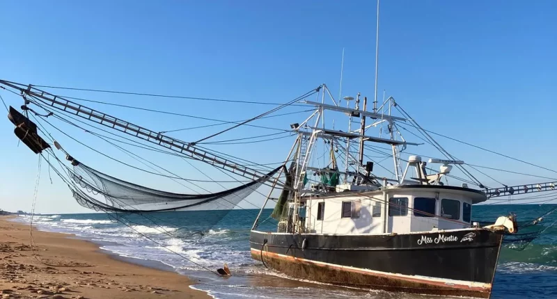 Unmanned shrimp boat washes ashore on Florida beach, puzzling investigators