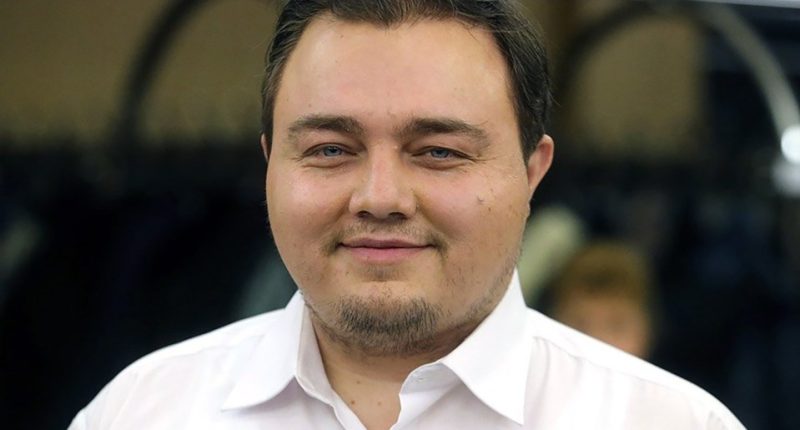 Portrait of Roman Burtsev, a Leonardo DiCaprio lookalike.