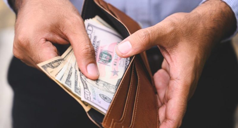 Young Americans more optimistic about finances than older Americans: Poll