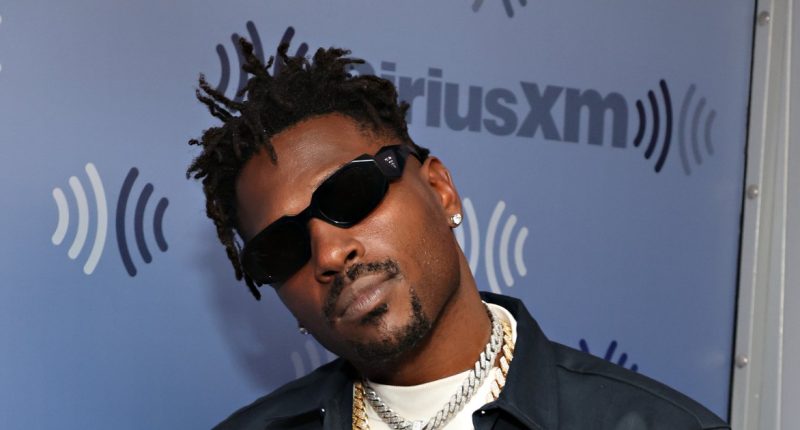 Antonio Brown Accused of ‘Feigning’ Illness Before Joe Rogan Podcast