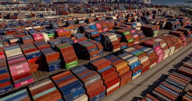 As US retailers worry about supply chain, China weighs next move