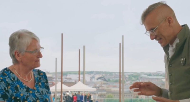 BBC Antiques Roadshow expert floored as guest refuses to sell pens worth hundreds