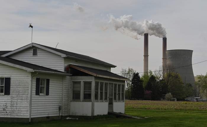 Burning coal leaves dangerous waste. Trump's EPA eyes looser rules for handling it