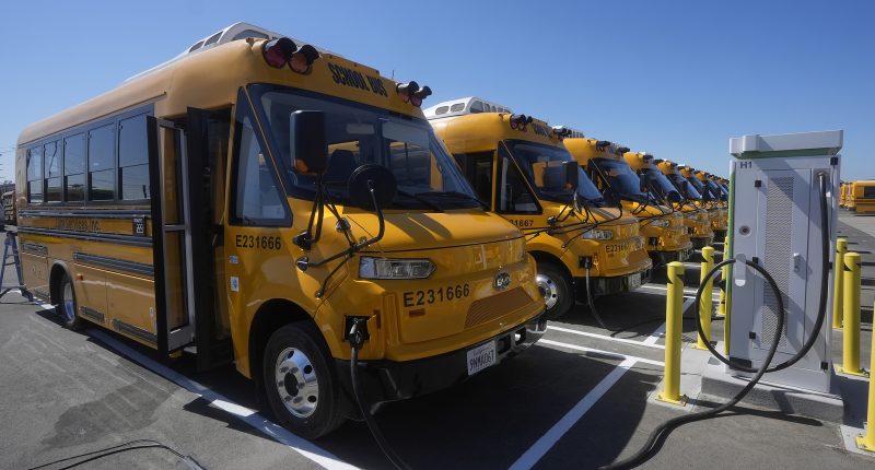 California expands its electric school bus fleet as federal freeze paused efforts elsewhere