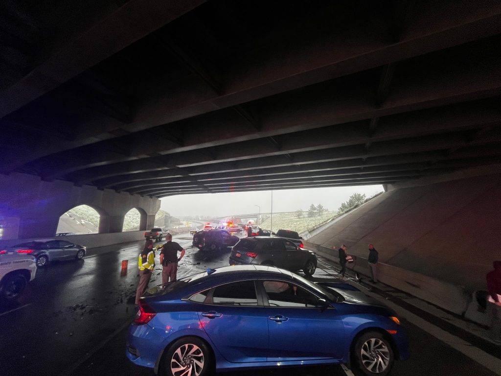 Crashes involving over 20 cars halts US-89 in Utah