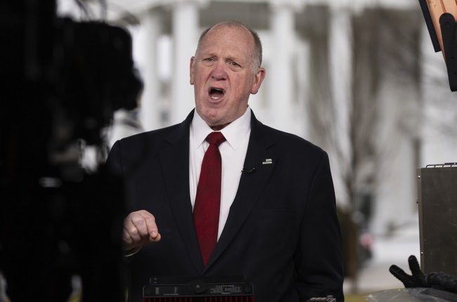 Dems Hold Lame Protest of Tom Homan in Arizona -- He Just Bodies Them With Perfect Response