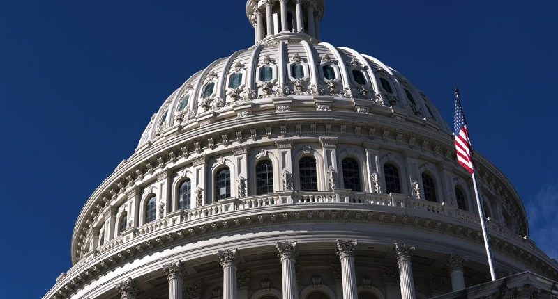 Dems edge out GOP in Q1 fundraising, both claim momentum