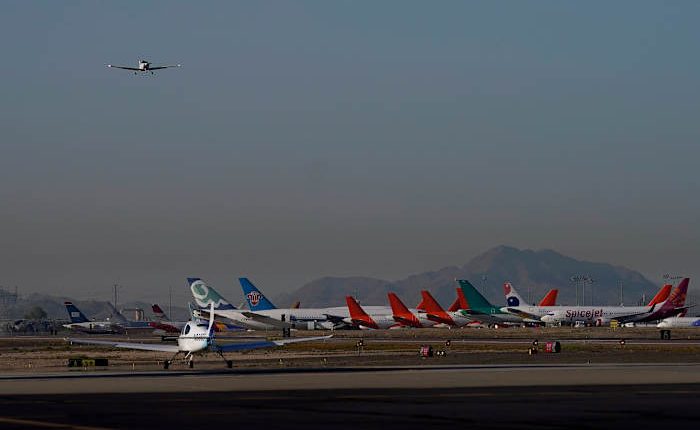 Dozens of student pilots sue United Airlines and its flight school over fraud allegations