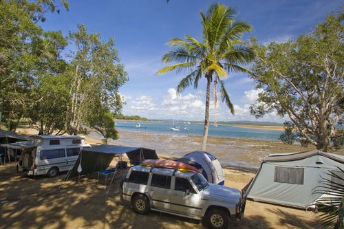 Foreign tourists drown near Great Barrier Reef