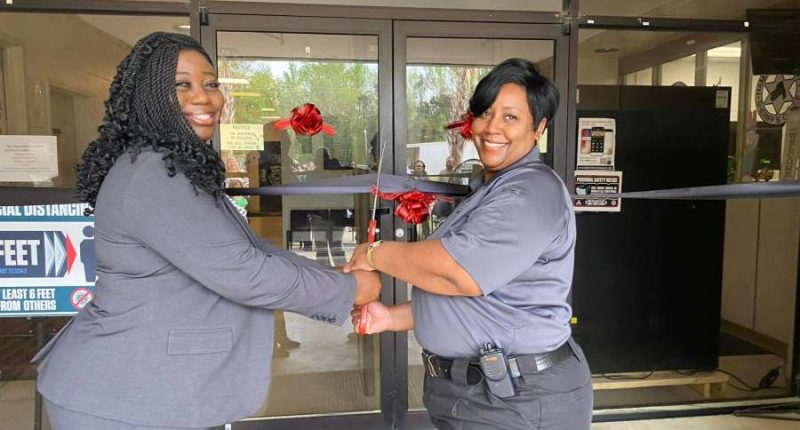 Hampton County Sheriff's Office installs Narcan vending machine in lobby