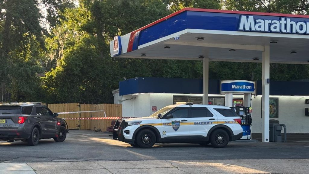 Jacksonville gas station stabbing leaves one seriously injured