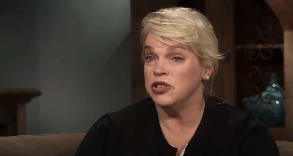 Janelle Brown Has Cut Her Ties to Flagstaff, Arizona