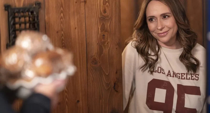 Jennifer Love Hewitt Celebrates '9-1-1' Renewal News: 'So Excited, So Grateful'