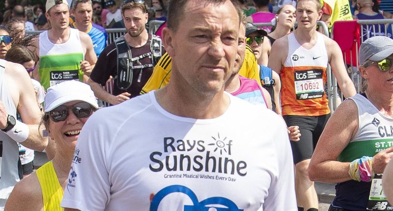 London Marathon 2025: Exhausted celebrities struggle in the heat