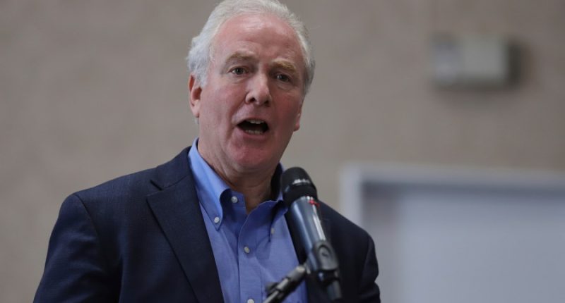 Maryland Sen. Van Hollen meets with Abrego Garcia in El Salvador amid court fight over US return