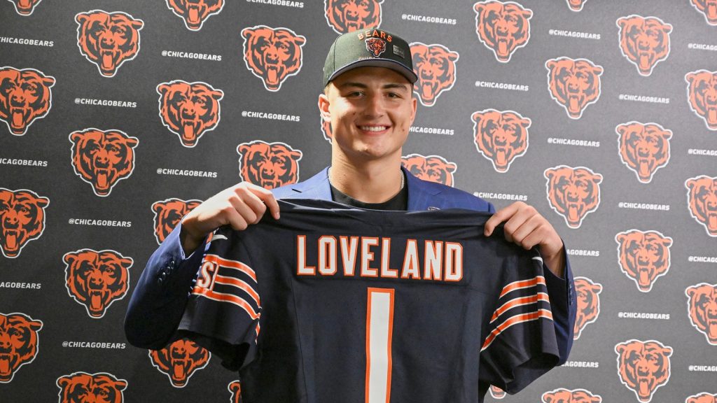 NFL Draft 2025: Chicago Bears stick to their plan, pick TE Colston Loveland 1st, but miss out on early running back, edge rusher