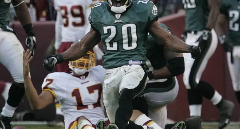 Philadelphia Eagles Legend and NFL Hall of Famer Brian Dawkins Is Raising Awareness About Chronic Kidney Disease