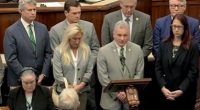 Rep. Carter holds moment of silence for deceased Ft. Stewart soldiers
