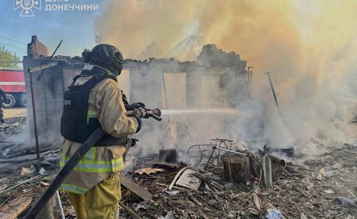 Russia and Ukraine trade long-range strikes as peace talks enter 'very critical' week