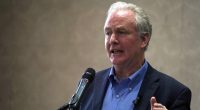 Sen. Chris Van Hollen meets with Kilmar Abrego Garcia in El Salvador