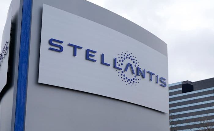 Stellantis temporarily halting production at 2 plants in Canada, Mexico