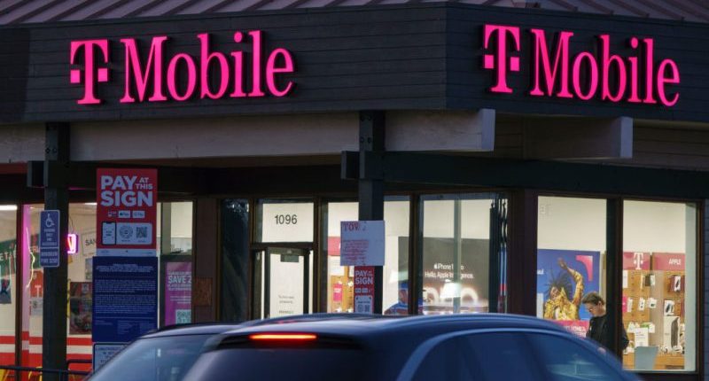 T-Mobile settlement payments up to $25K delayed: Here's when they'll go out
