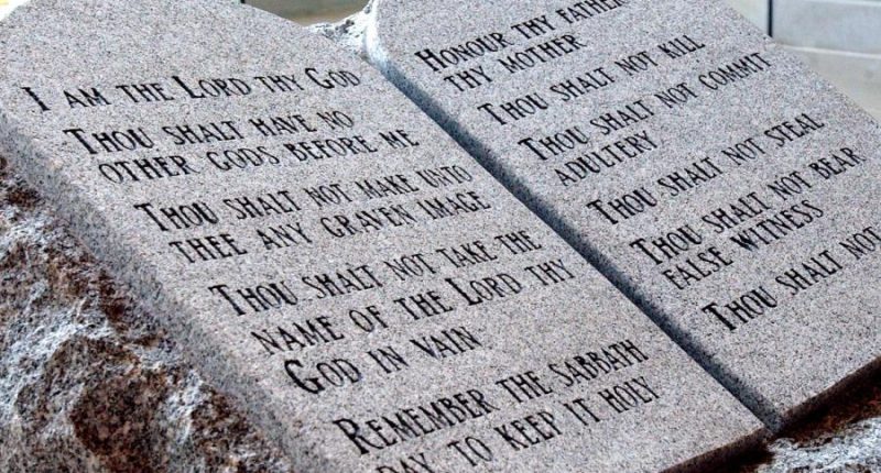 Ten Commandments in classrooms 'grave concern' to Baptist pastor