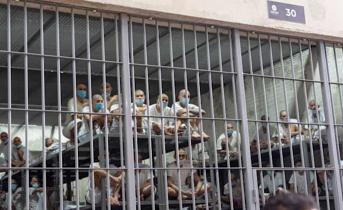 The frenzied 24 hours when Venezuelan migrants in the US were shipped to an El Salvador prison