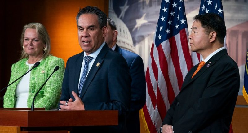 Top Democrat shoots down impeachment efforts against Trump