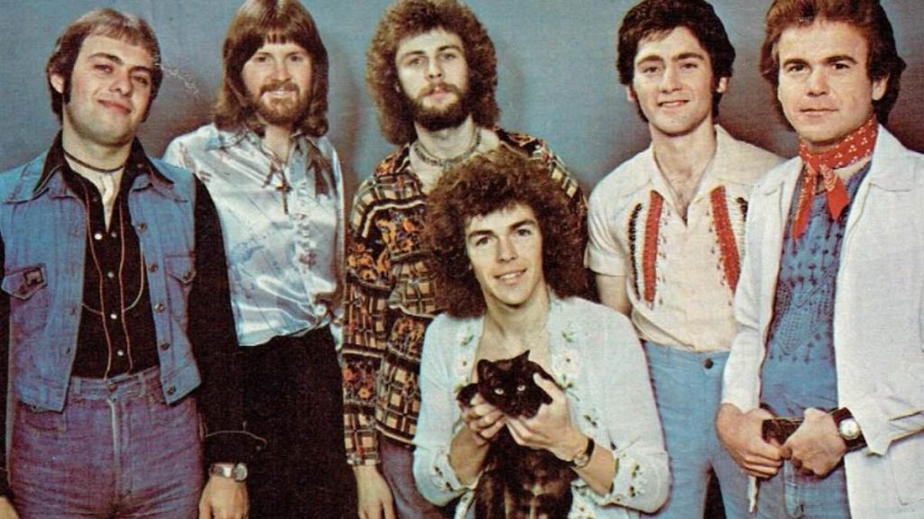 Tributes pour in as legendary New Zealand musician dies following a heartbreaking cancer battle