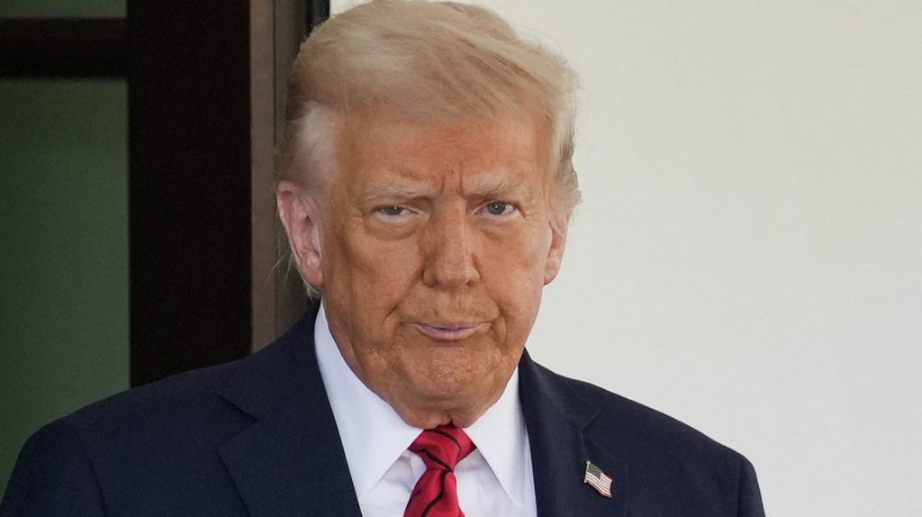 Trump's Bizarre Tie Color Choice Makes His Disastrous Fake Tan Stand Out More Than Usual