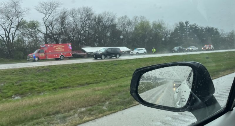 UPDATE: Traffic down to one lane on I-57 following Coles Co. crash