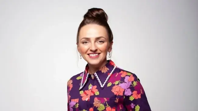 Victoria Scott
