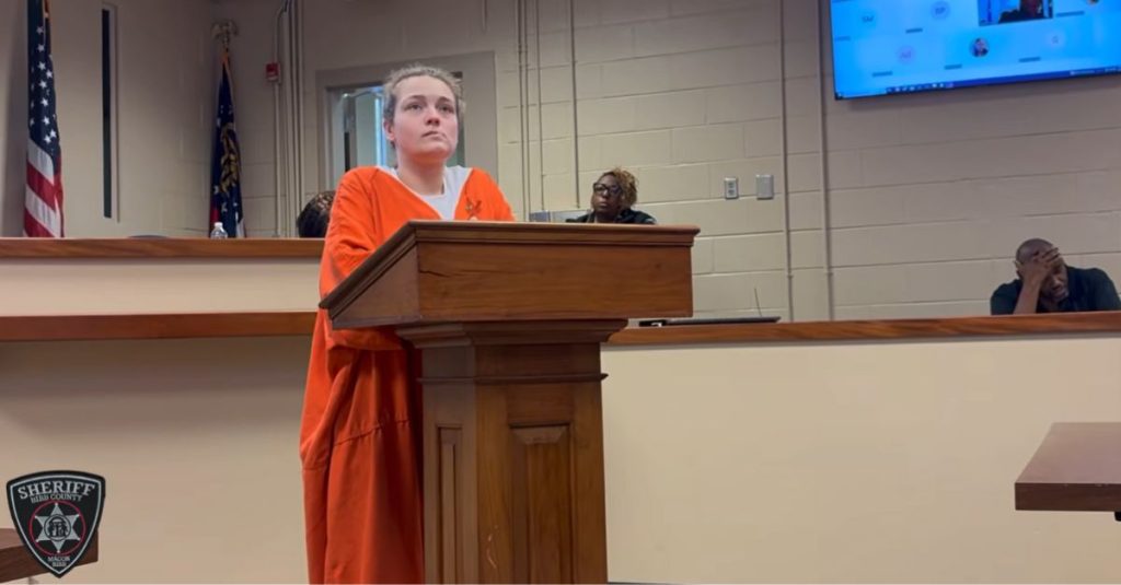 Woman left newborn baby in trash bag on back porch: Police