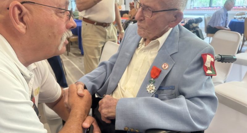 106-year-old WWII veteran receives honor in Manatee County