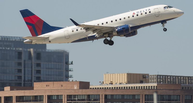 Army helicopter causes two planes to change course at Reagan airport