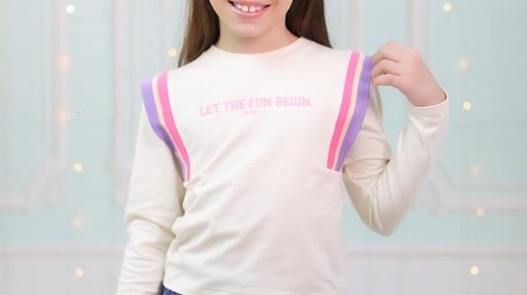 Portrait of Milena Brandao, a child actor.