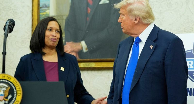 DC mayor concerned about parade tanks' impact on streets