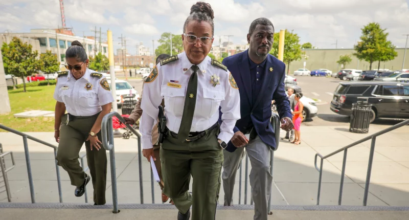 Democratic lawmakers demand Louisiana sheriff resign after 10 inmates escape jail