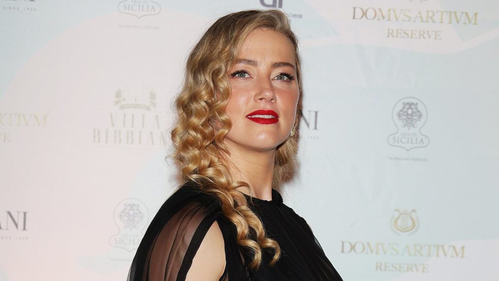Everyone is saying the same thing as Amber Heard announces twins birth