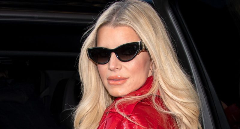 Fans React To Jessica Simpson's American Idol Performance