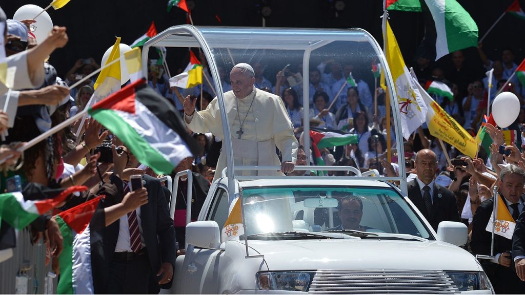 Francis' 'pope-mobile' being converted into Gaza mobile clinic