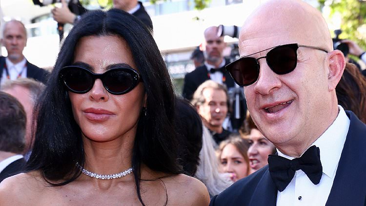 Jeff Bezos and Lauren Sánchez impersonators shock Cannes crowd