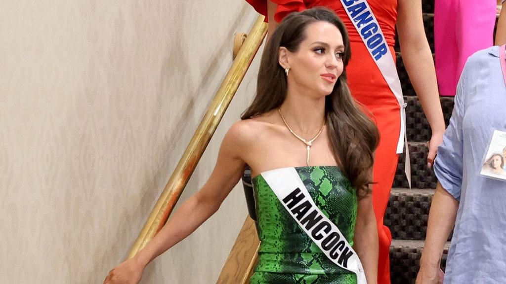 Jordon Hudson humiliated at pageant amid Bill Belichick troubles