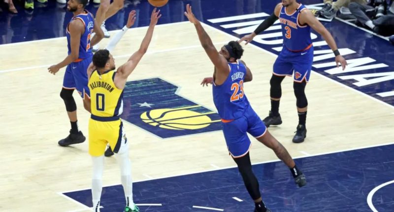 Knicks' starters a mess again as lineup change flops this time