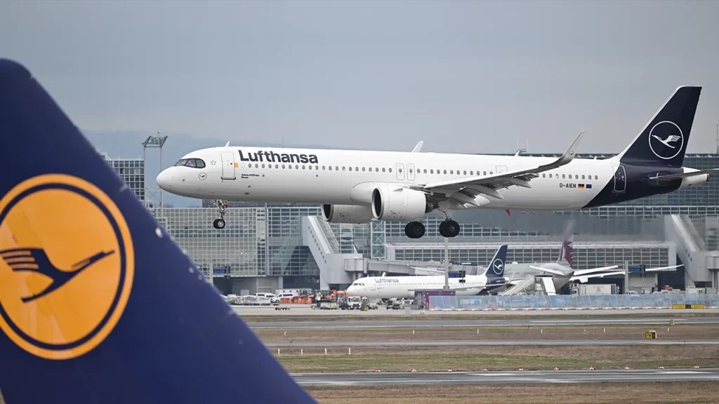 Lufthansa flight flew for 10 minutes without conscious pilot, investigation reveals