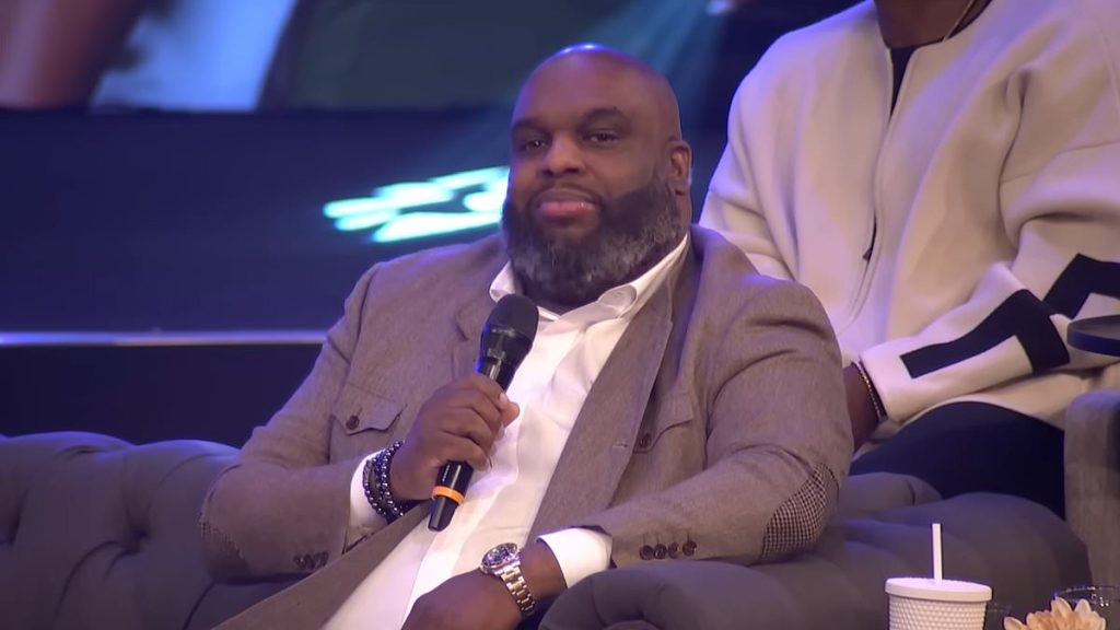 Megachurch pastor in sexting scandal as his dirty messages leaked