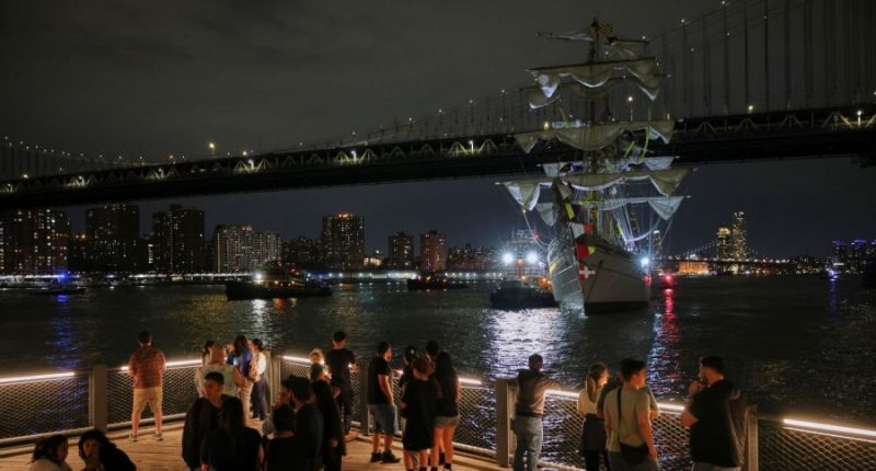 Mexican navy vessel slams into Brooklyn Bridge, injuring 19 
