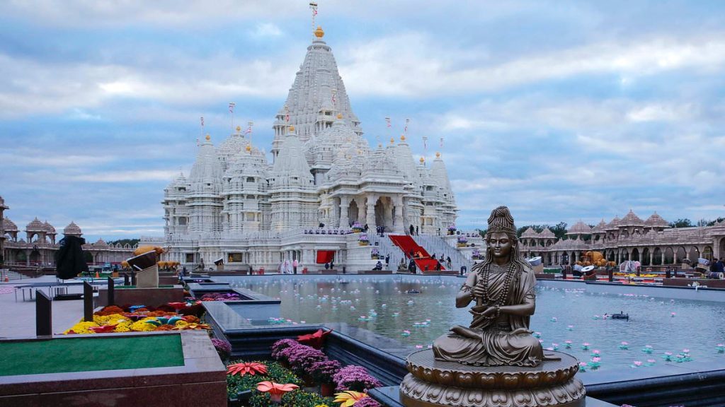 Peek inside mini kingdom that looks like India but is near NYC