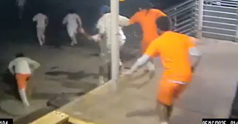 Security footage of ten prisoners escaping a New Orleans jail.